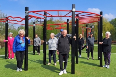 Ouderen in actie rondom Westerpark